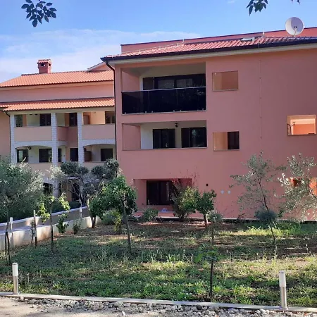 Marina-mare Apartment *